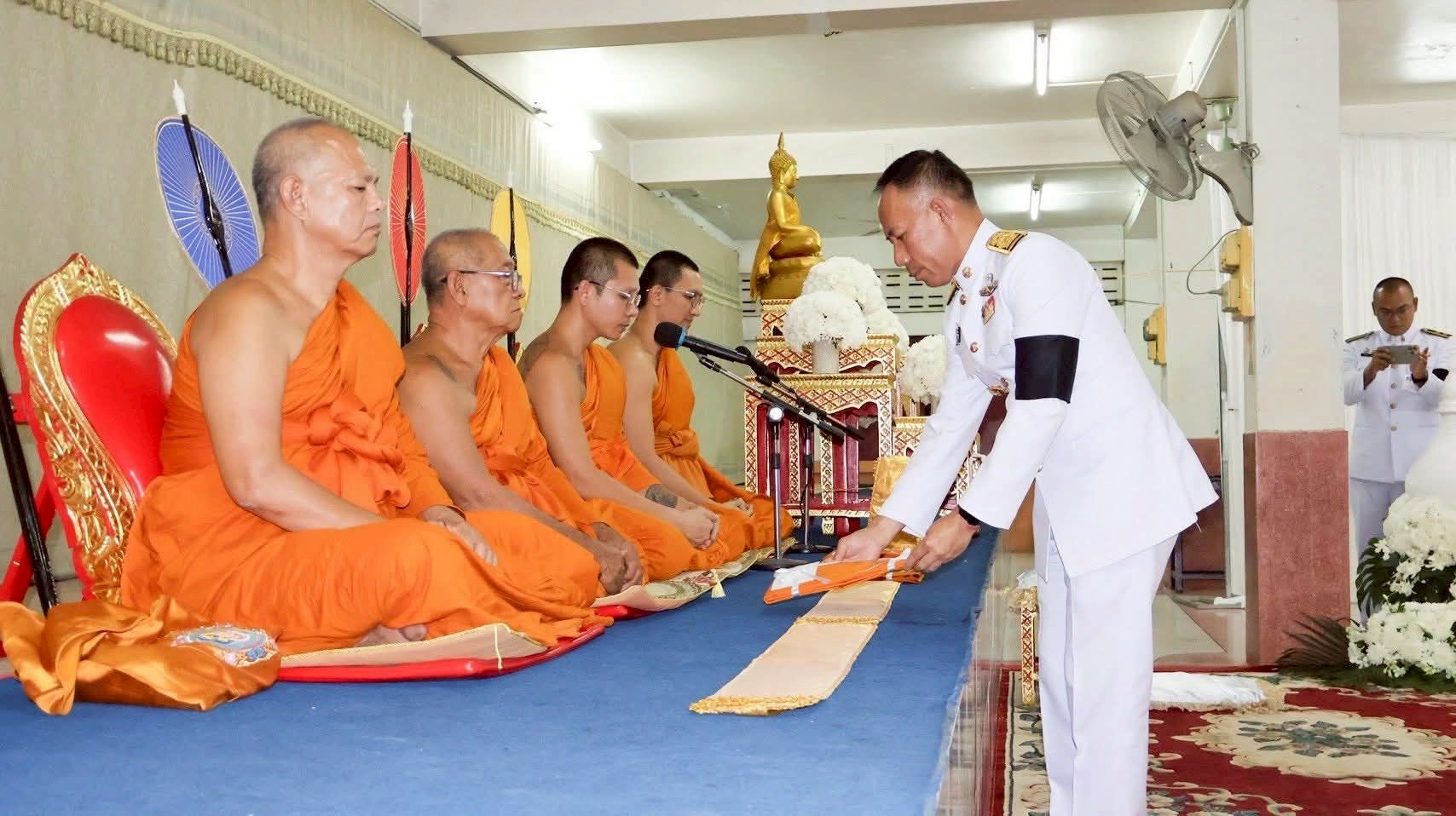 title - วันจันทร์ที่ 29 ธันวาคม 2568 เวลา 19.30 น. ณ สถานที่ประกอบพิธีวัดแจ้ง ตำบลหน้าเมือง อำเภอเมืองปราจีนบุรี จังหวัดปราจีนบุรี นายวิทูล ประดิษฐบุญ ปฏิรูปที่ดินจังหวัดปราจีนบุรี  มอบหมายให้ ข้าราชการ พนักงานราชการ ส.ป.ก.ปราจีนบุรี เข้าร่วมพิธี สวดพระอภิธรรม  จ่าสิบเอก พีรยุทธ น้าวิลัยเจริญ สังกัดกองพันทหารปืนใหญ่ที่ 2 กรมทหารปืนใหญ่ที่ 2  รักษาพระองค์ ที่ได้เสียสละชีวิตจากการปะทะที่แนวชายแดนบ้านหนองจาน จังหวัดสระแก้ว  เมื่อวันเสาร์ที่ 27 ธันวาคม 2568